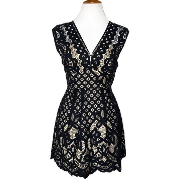 Free People Tops - Free People Crochet Lace Sleeveless Peplum Babydoll Blouse